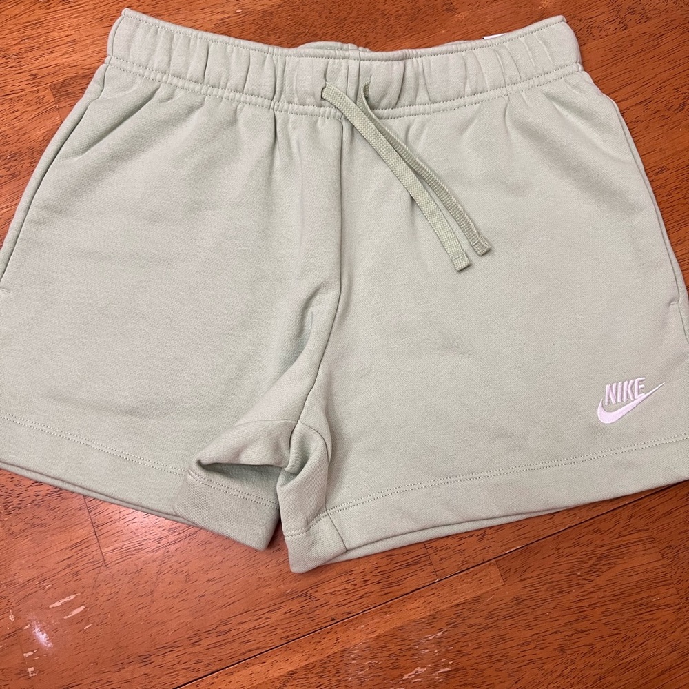Nike Sportswear Club Fleece Mid Rise Essential Lounge Shorts